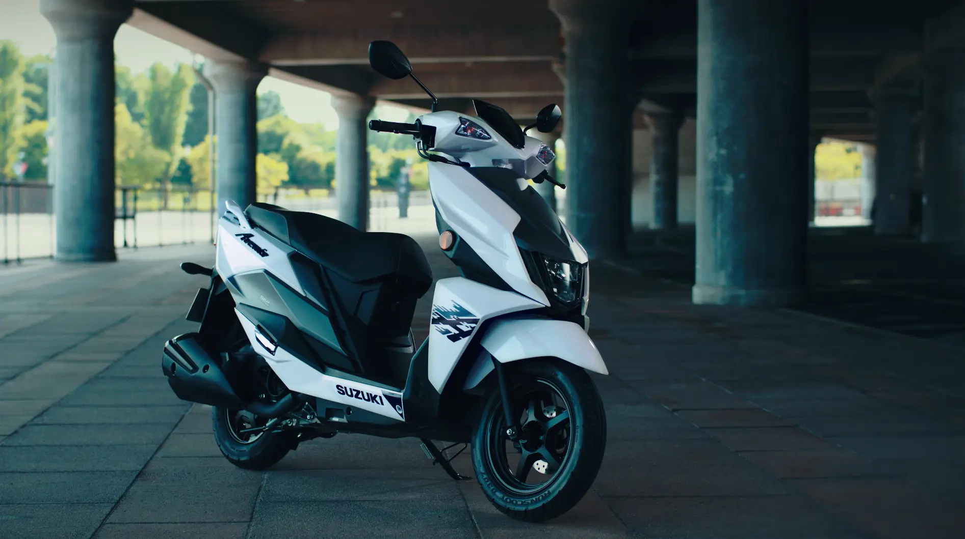 Suzuki Avenis 125- 2023、mileage 1,900km Suzuki Avenis 125 - nowość 2023 - niedrogi sportowy skuter